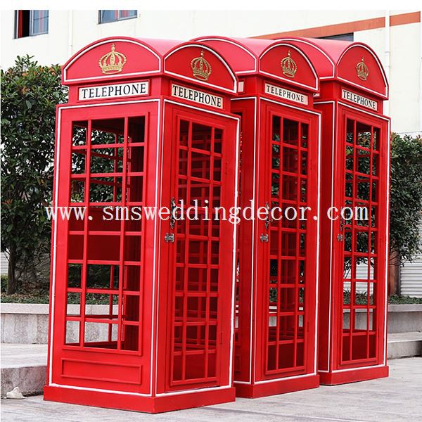 phone booth red