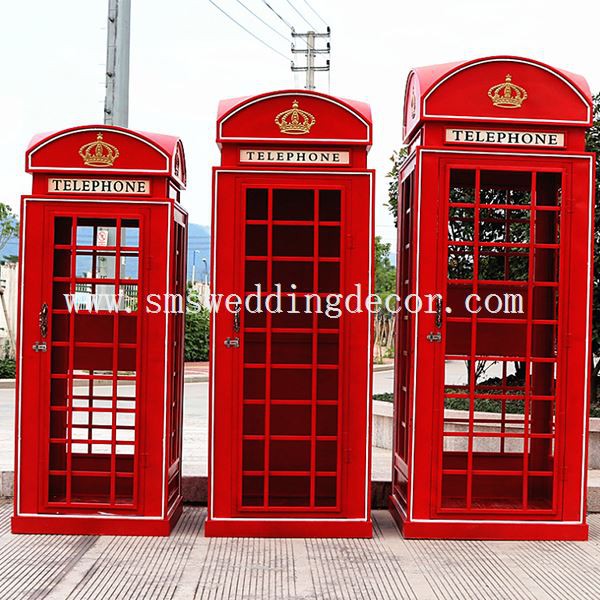 red telephone booth