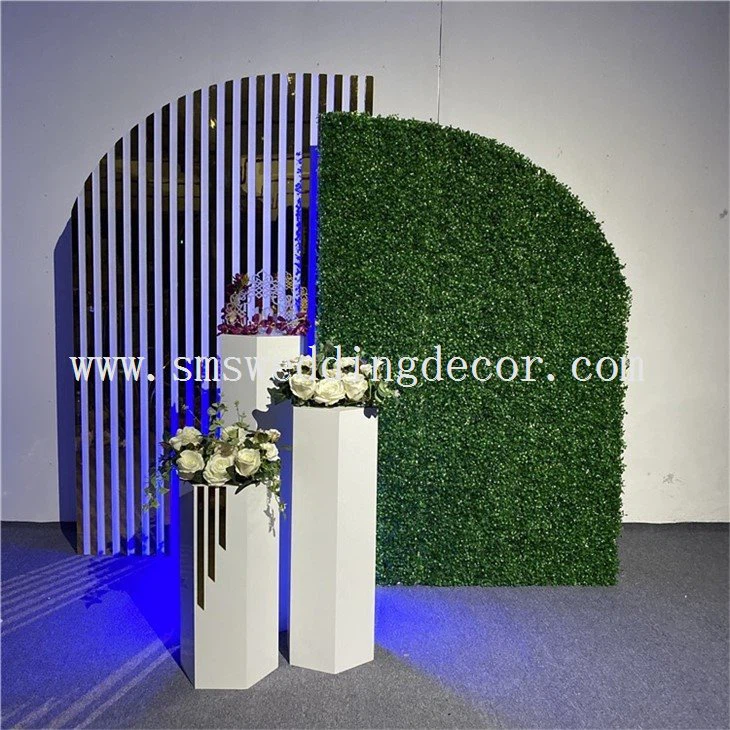 arch backdrop for wedding