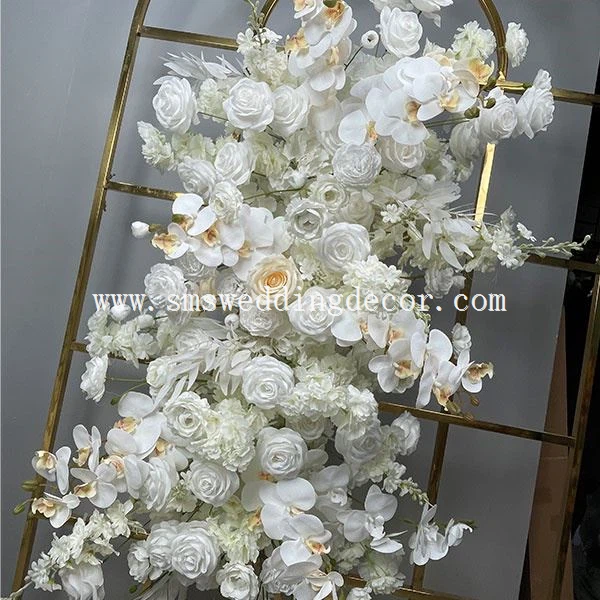 white flower table runner