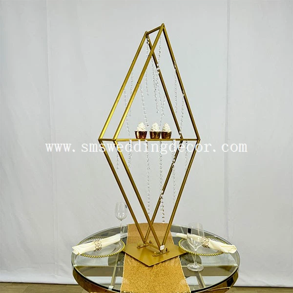geometric centerpiece bulk
