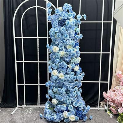 नीले फूलों की व्यवस्था