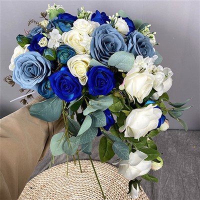 नकली दुल्हन गुलदस्ता