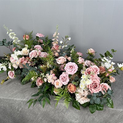 टेबलों के लिए पुष्प धावक