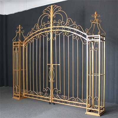 सजावटी धातु द्वार