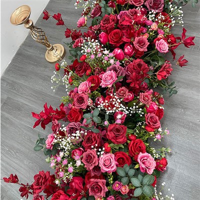 शादी के गलियारे के फूल