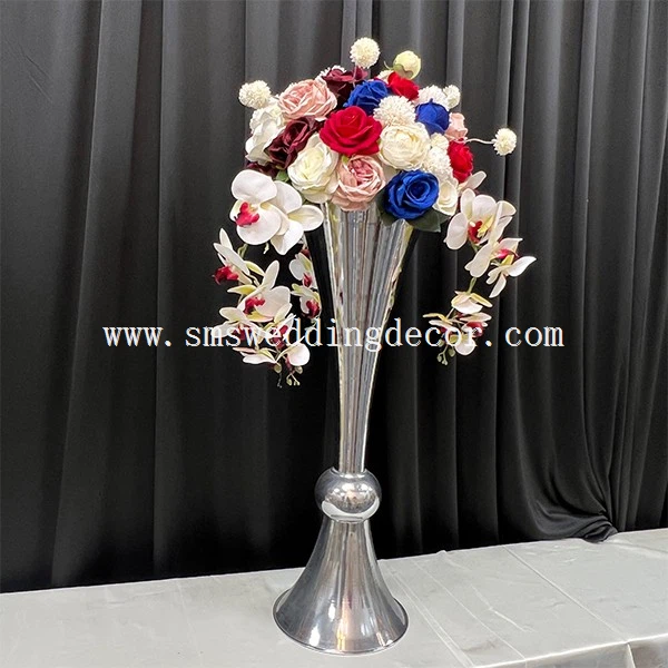 simple rehearsal dinner centerpieces